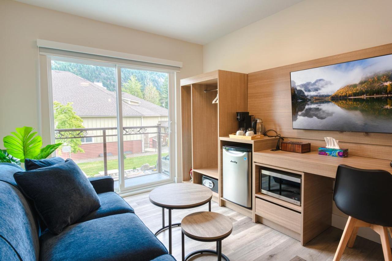 Harrison Grand Motel Harrison Hot Springs Bagian luar foto