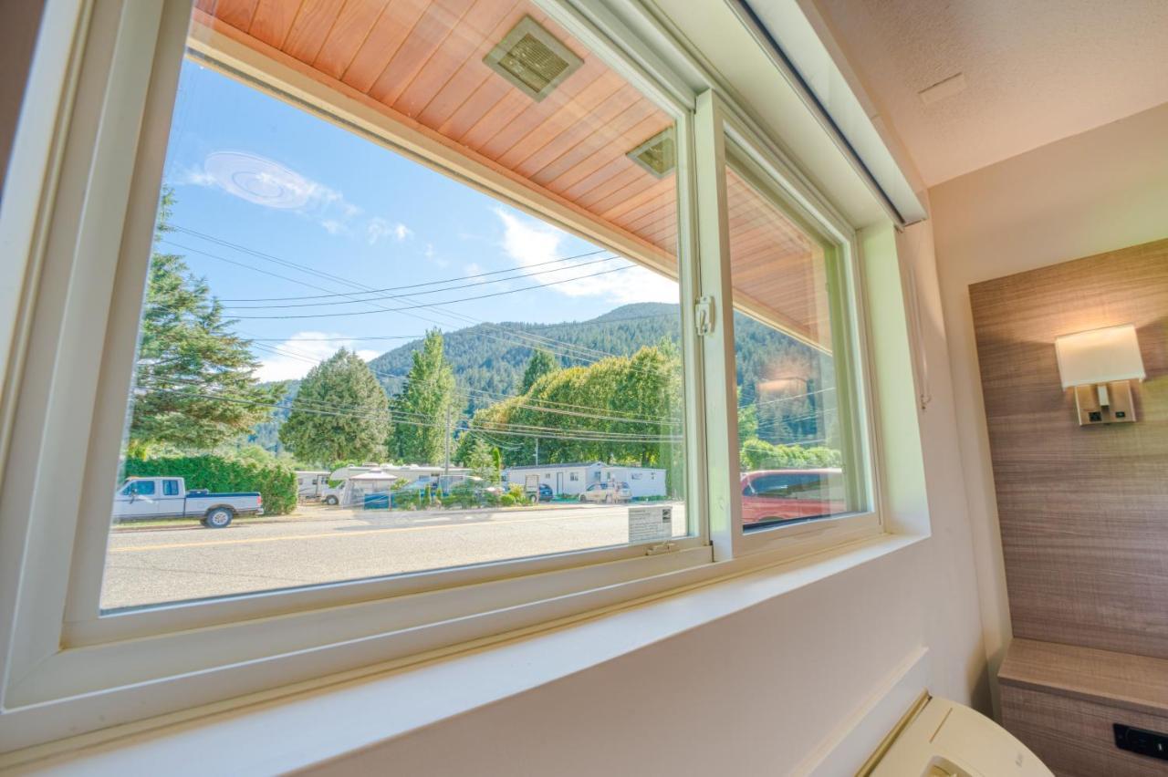Harrison Grand Motel Harrison Hot Springs Bagian luar foto