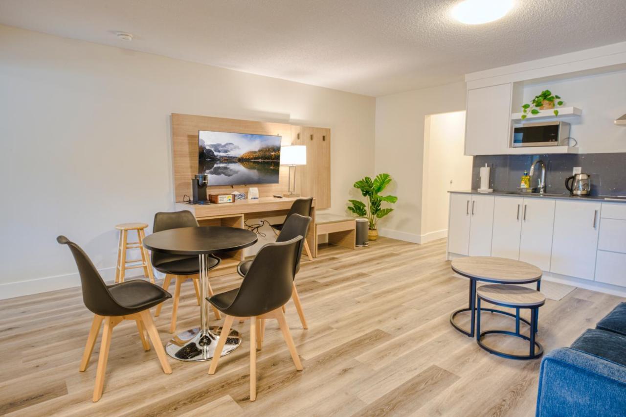 Harrison Grand Motel Harrison Hot Springs Bagian luar foto