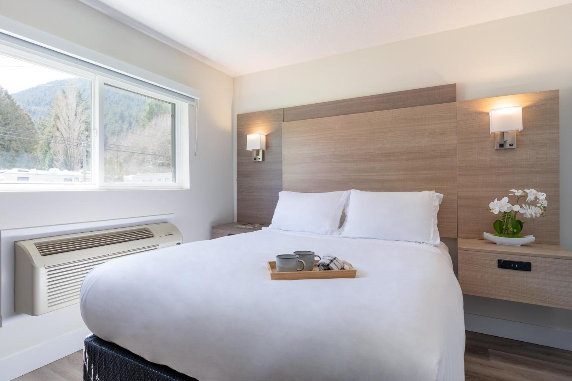 Harrison Grand Motel Harrison Hot Springs Bagian luar foto